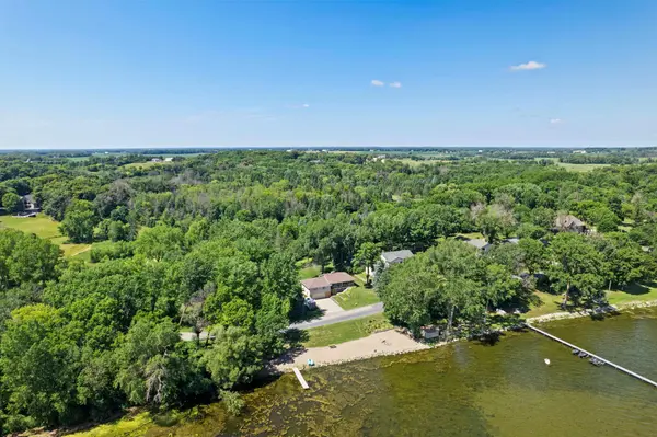 11040 N Shore RD, Waconia, MN 55387