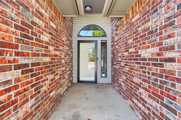 4732 Jay Matt DR, Yukon, OK 73099