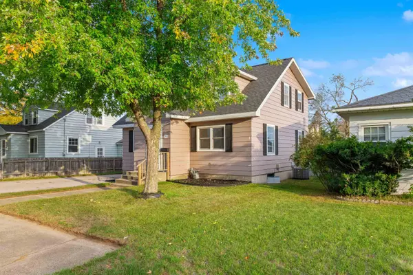 2504 16TH AVE, Menominee, MI 49858