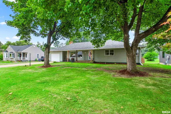 145 N PARK DR, Canton, IL 61520