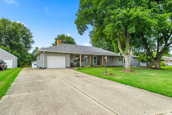 145 N PARK DR, Canton, IL 61520
