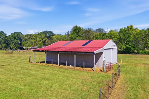 5554 Stacy Springs Rd, Springfield, TN 37172