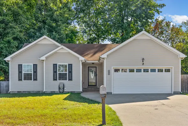 1515 Reasons Dr, Clarksville, TN 37042