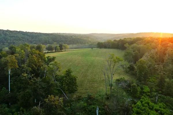 110 Wade Reed Rd, White Bluff, TN 37187