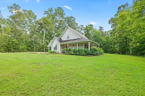 159 Honeysuckle Rd, Pikeville, TN 37367