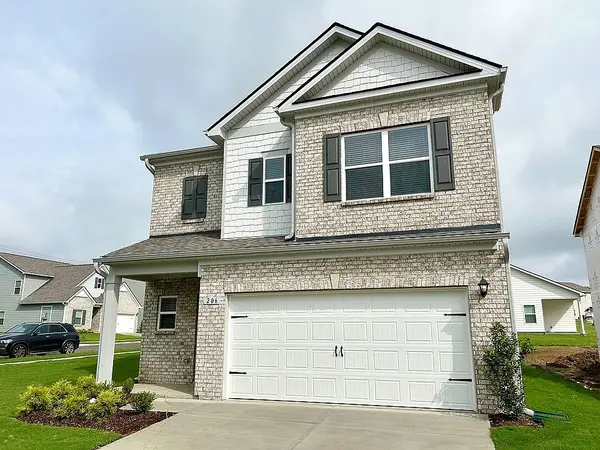 206 Summerlin Dr, Gallatin, TN 37066