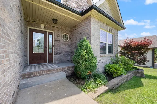 1496 Amberley Dr, Clarksville, TN 37043