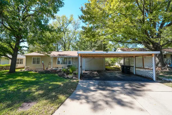 527 Village, El Dorado, KS 67042