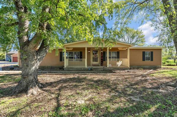 9668 SW Linden St, Augusta, KS 67010
