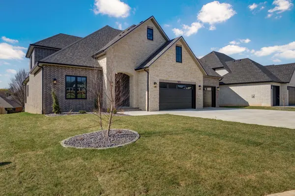 5072 E Ferdinand CT, Springfield, MO 65802