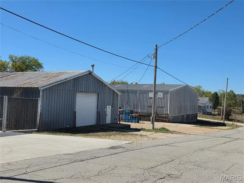 103, 105, 107 11th ST, Crocker, MO 65452