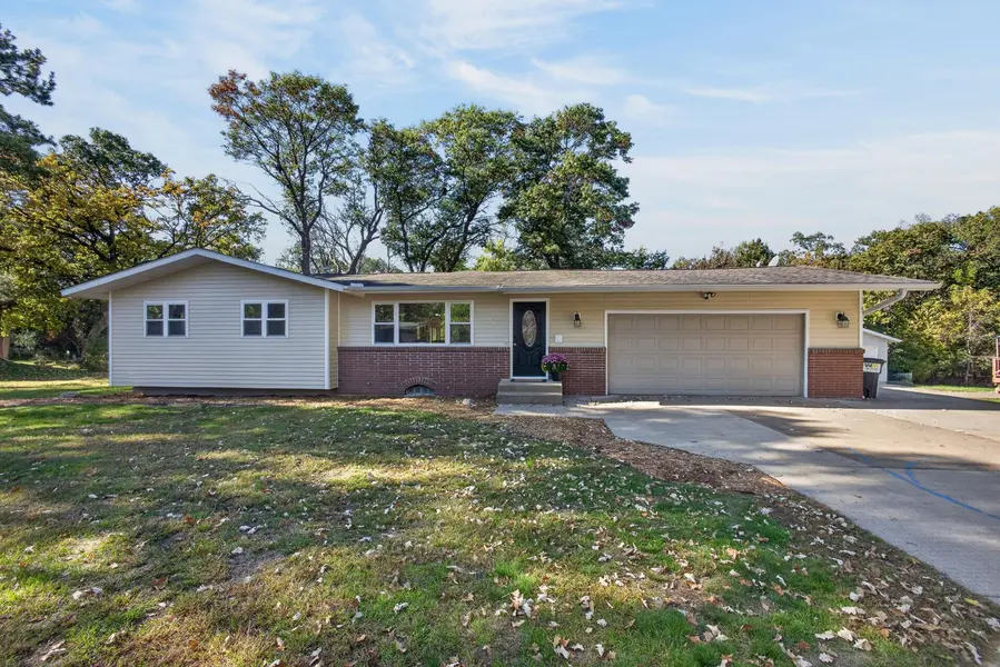 2555 Holly ST S, Cambridge, MN 55008
