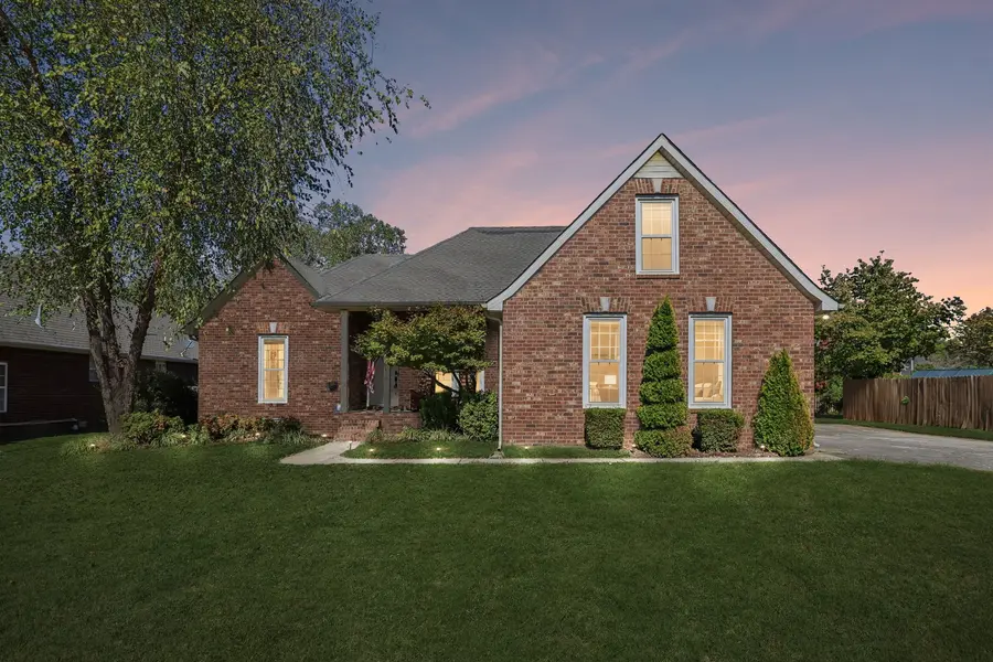 1911 Kensington Dr, Murfreesboro, TN 37127