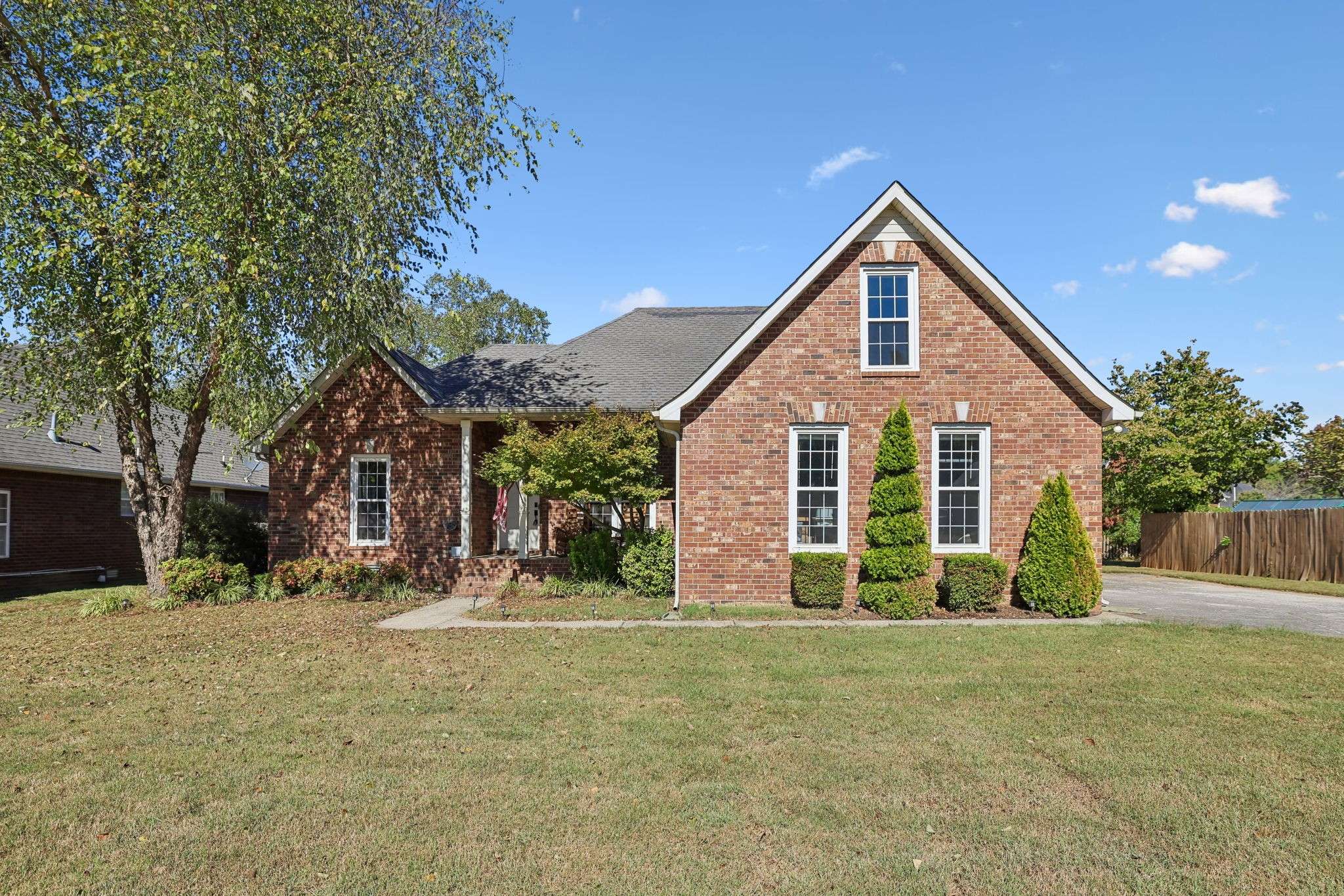 1911 Kensington Dr, Murfreesboro, TN 37127