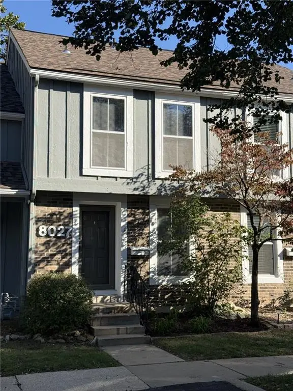 8027 Halsey ST, Lenexa, KS 66215