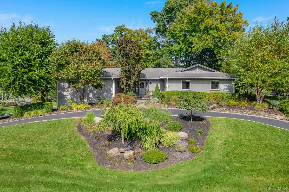 6 Pecan Valley DR, New City, NY 10956