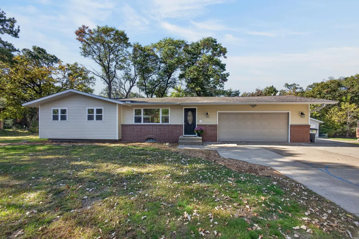 2555 Holly ST S, Cambridge, MN 55008
