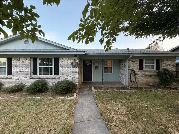902 Milky Way, Garland, TX 75040