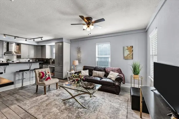 2710 Avenue P 1/2, Galveston, TX 77550