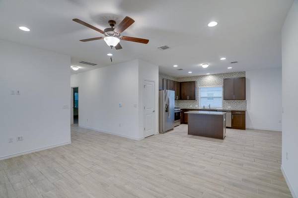 9015 Looksee LN, Austin, TX 78744