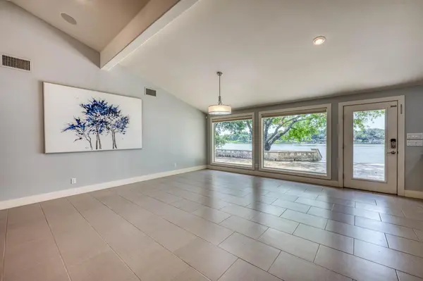 1704 Bluebonnet LN, Kingsland, TX 78639