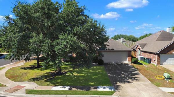 125 Amber Ash DR, Kyle, TX 78640