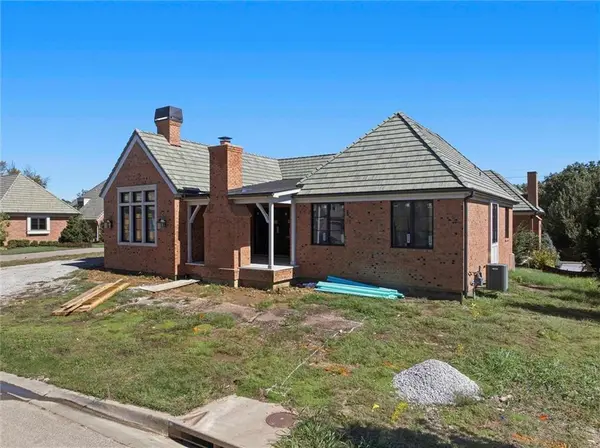 1905 W 114th ST, Leawood, KS 66211