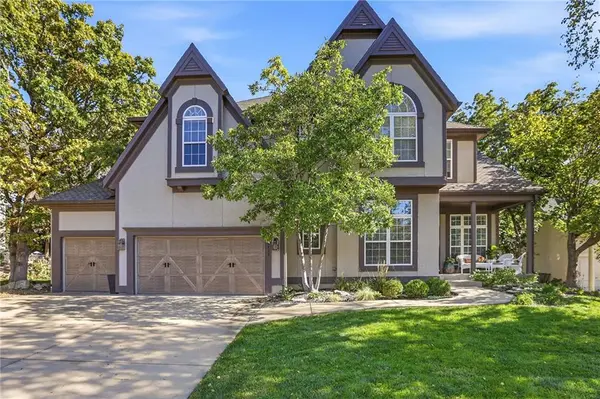 26413 W 111th TER, Olathe, KS 66061
