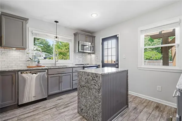 9643 Woodson DR, Overland Park, KS 66207