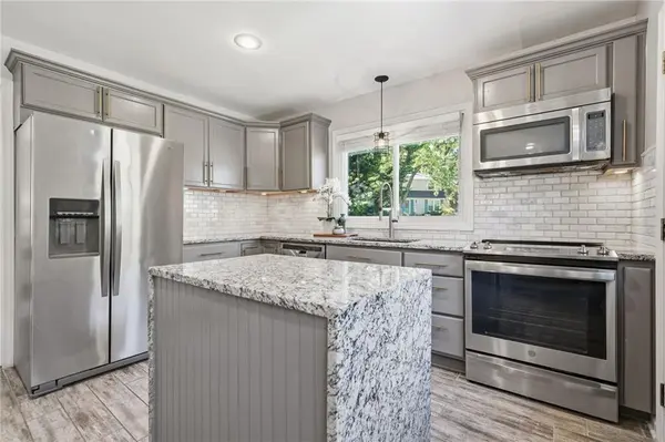 9643 Woodson DR, Overland Park, KS 66207