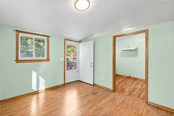 2429 Harvard AVE, Independence, MO 64052