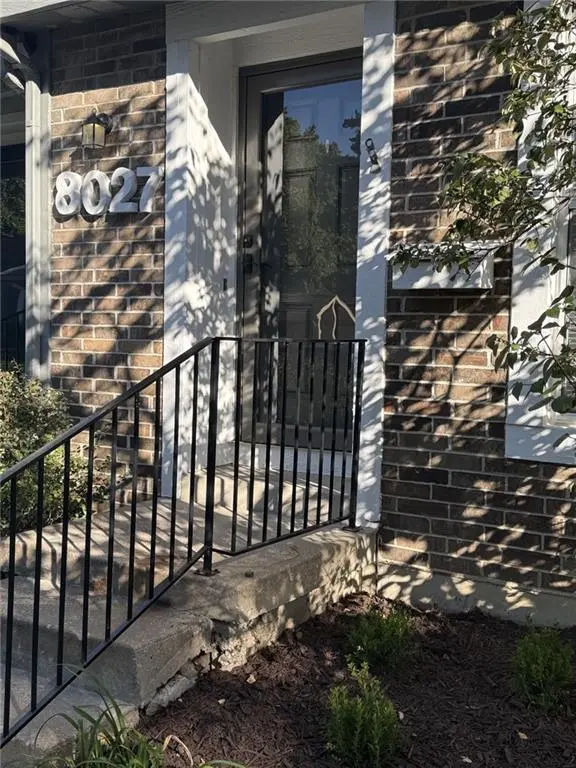 8027 Halsey ST, Lenexa, KS 66215