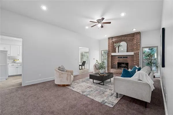 436 NW Eastwood DR, Blue Springs, MO 64014