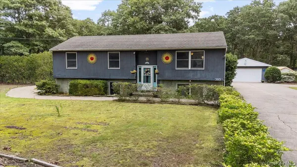 393 Railroad AVE, Manorville, NY 11949