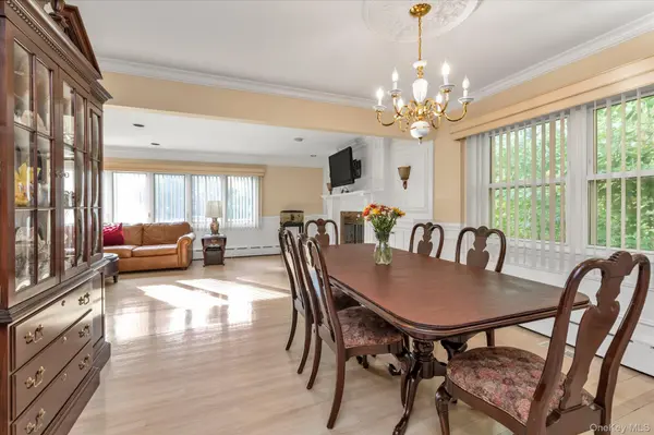 24 Summit RD, Port Washington, NY 11050