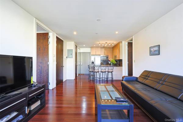 31-32 Union St #2C, Flushing, NY 11354