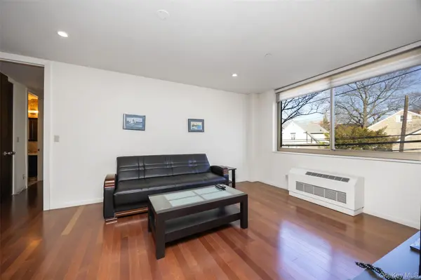 31-32 Union St #2C, Flushing, NY 11354