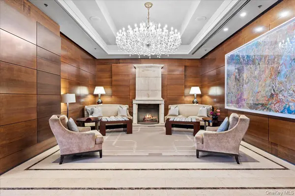 1 Renaissance SQ #23C, White Plains, NY 10601