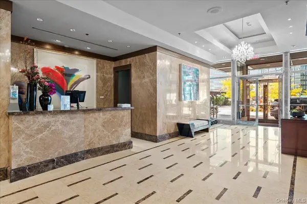 1 Renaissance SQ #23C, White Plains, NY 10601