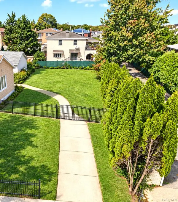 146-43 Bayside AVE, Flushing, NY 11354