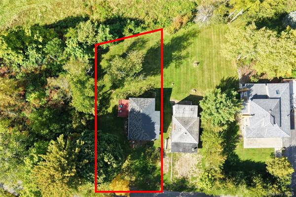 9 Old Green Lake RD, Athens, NY 12015
