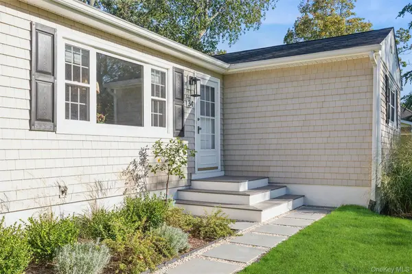 34 Westwood DR, Sag Harbor, NY 11963