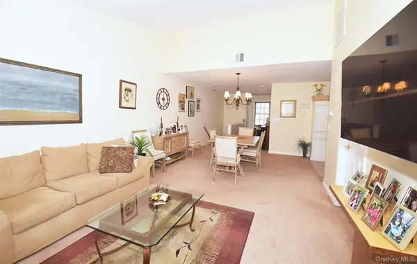 822 Portofino PL, Melville, NY 11747