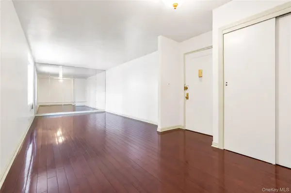 27-05 Parsons BLVD #6F, Flushing, NY 11354