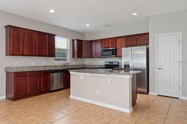 2756 MEAD AVE, St Cloud, FL 34771
