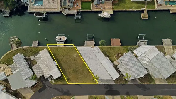 8740 43RD AVE N #136, St Petersburg, FL 33709