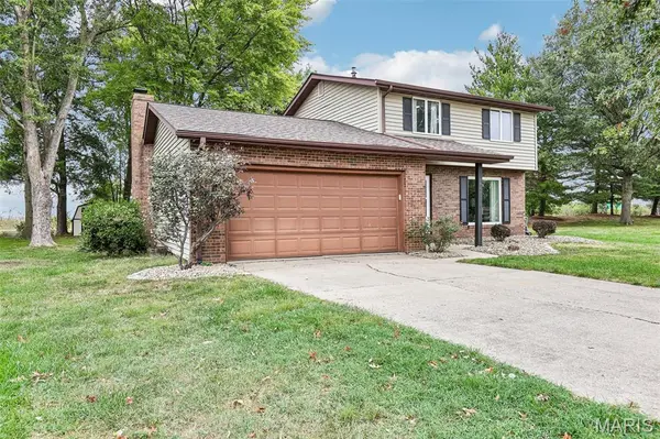 131 N 13th ST, Breese, IL 62230