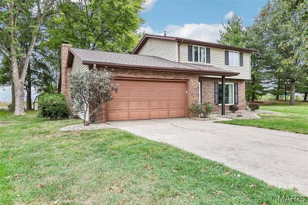 131 N 13th ST, Breese, IL 62230