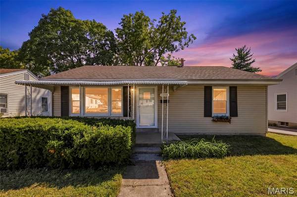 3238 Krem AVE, St Ann, MO 63074