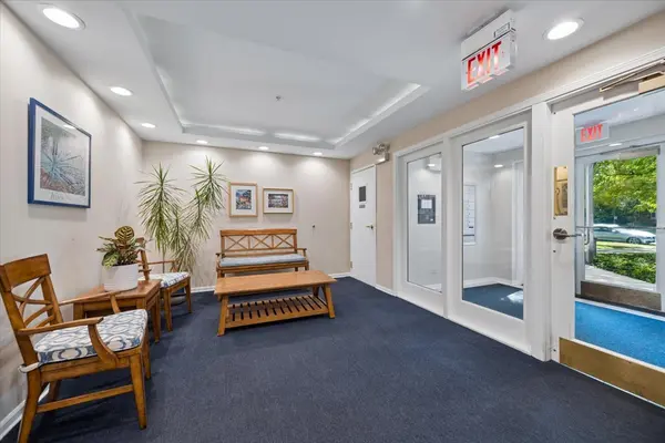 2601 Central ST #402, Evanston, IL 60201